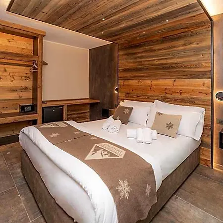 Avalanche - Alpine Boutique 3*